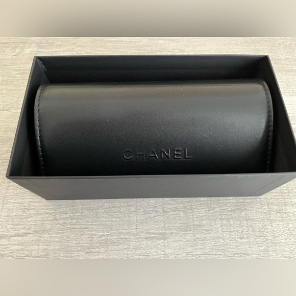 👓 Chanel Round Eyeglasses - Picture 5 of 9